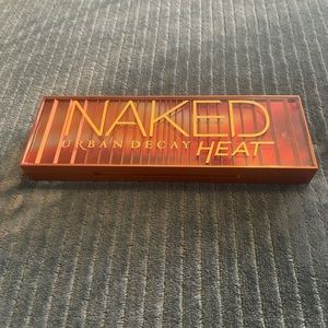 Urban Decay Naked Heat 12 shade eyeshadow palette